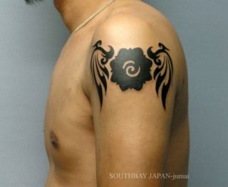 肩,トライバルタトゥー/刺青デザイン画像