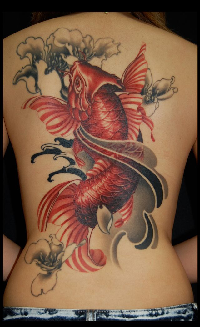 背中,腰,肩,女性,鯉,桜,桜吹雪,波,ブラック＆グレイ,カラータトゥー/刺青デザイン画像