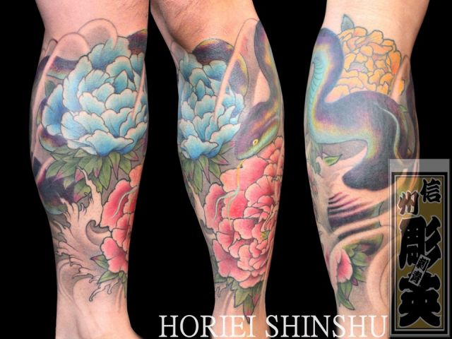 足,ふくらはぎ,蛇,花,カラータトゥー/刺青デザイン画像