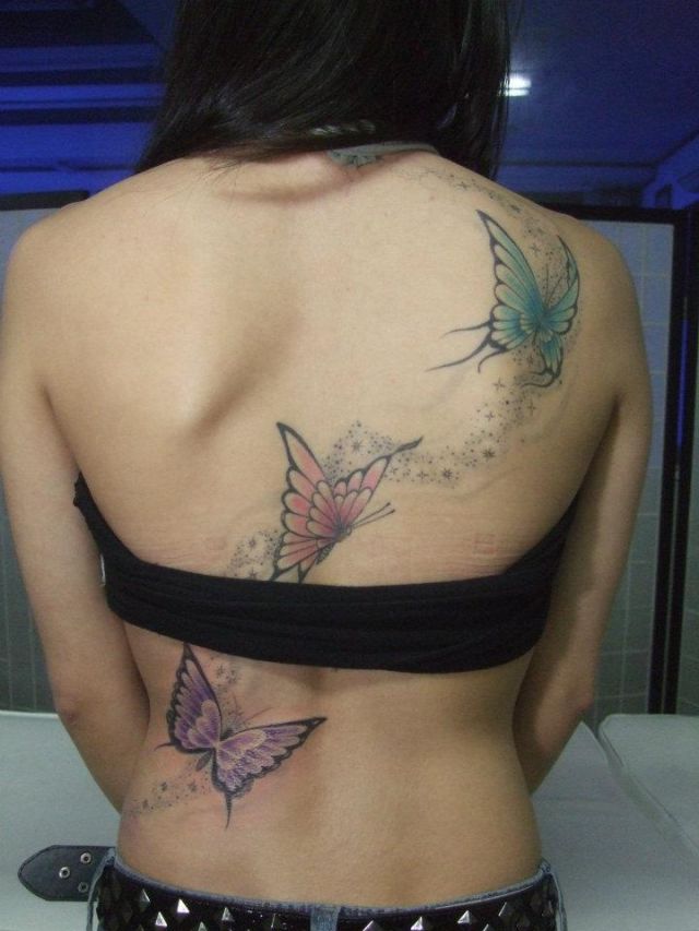 背中,女性,蝶タトゥー/刺青デザイン画像