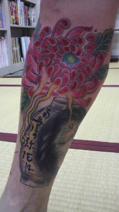 菊,花,ふくらはぎ,とっくり,花,植物タトゥー/刺青デザイン画像