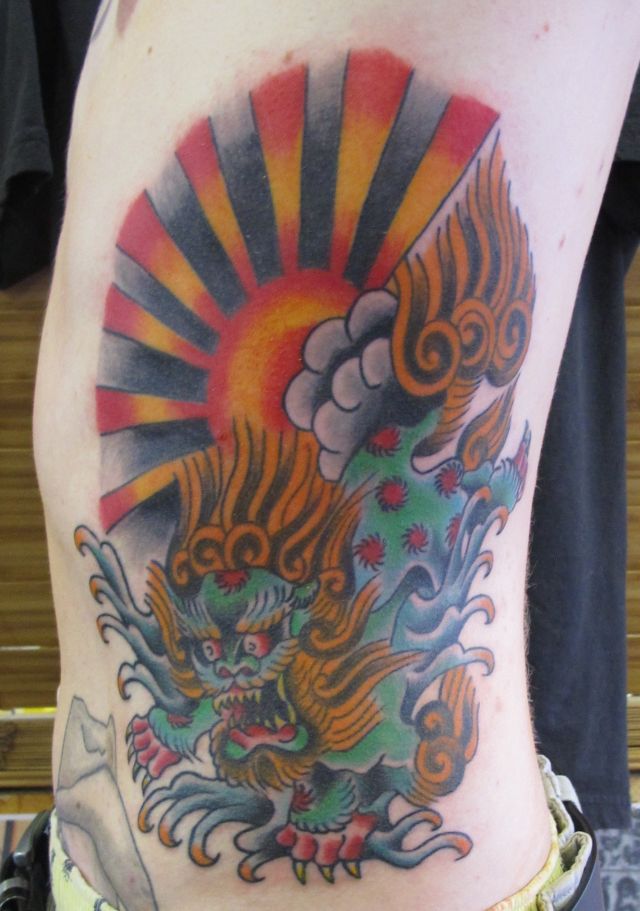 脇腹,太陽,唐獅子タトゥー/刺青デザイン画像