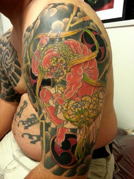 腕,雷神,カラータトゥー/刺青デザイン画像