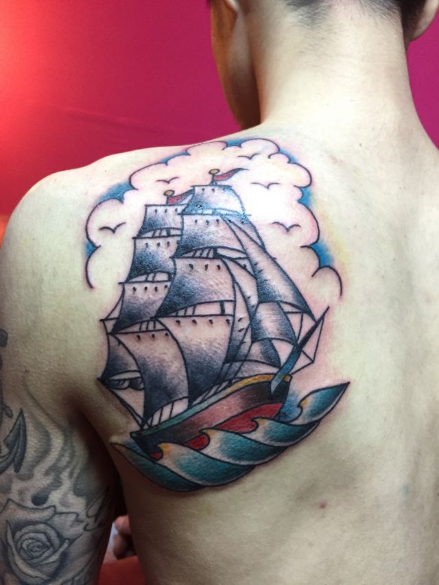背中,船,カラータトゥー/刺青デザイン画像