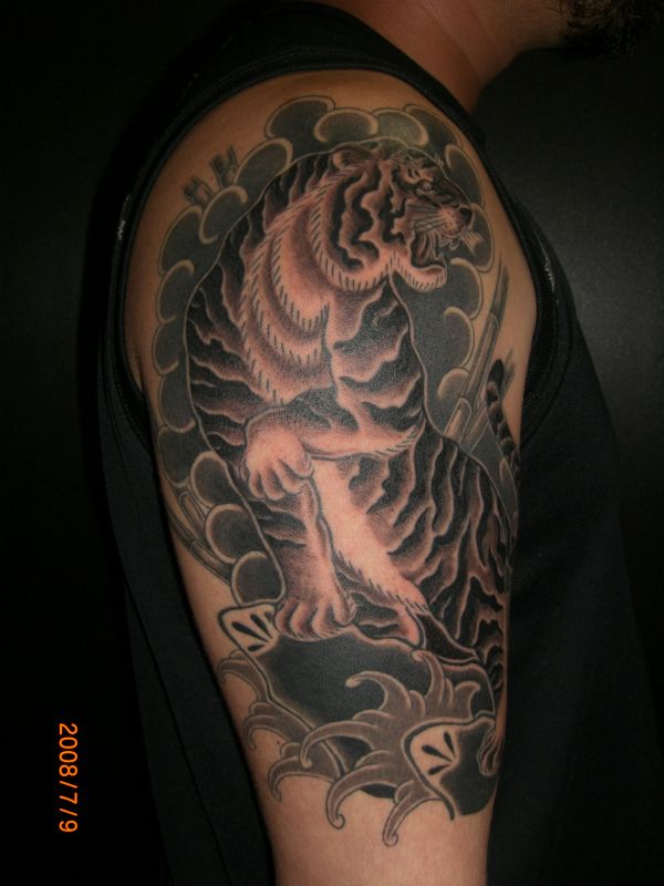虎,抜き,ブラック＆グレー,動物タトゥー/刺青デザイン画像
