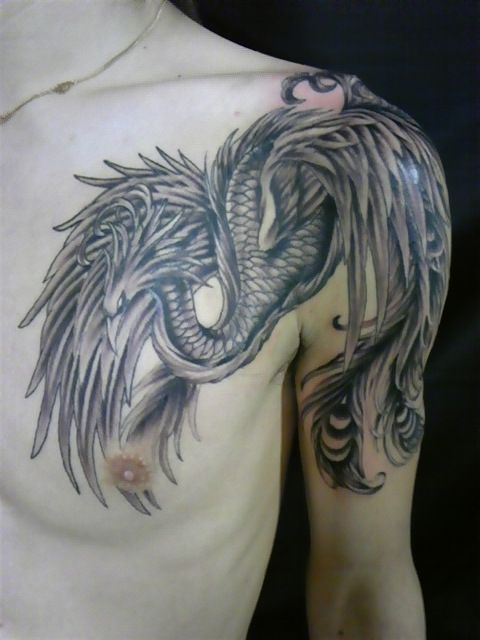 胸,肩,鳳凰,ブラック＆グレータトゥー/刺青デザイン画像