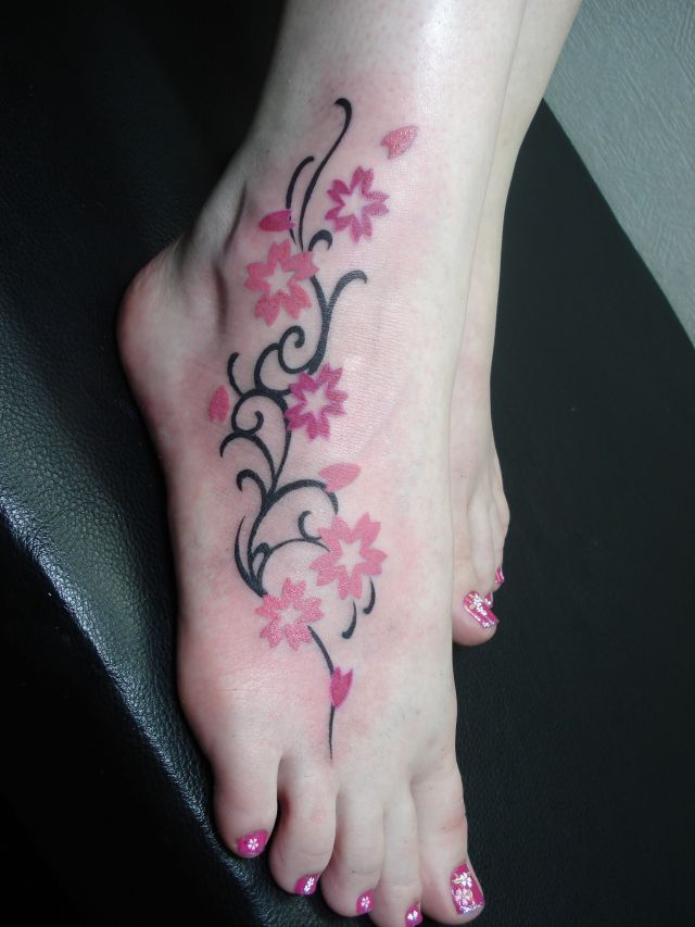 足,桜,カラータトゥー/刺青デザイン画像
