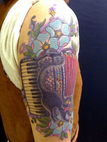 腕,女性,二の腕,花,猫,カラー,カラフルタトゥー/刺青デザイン画像