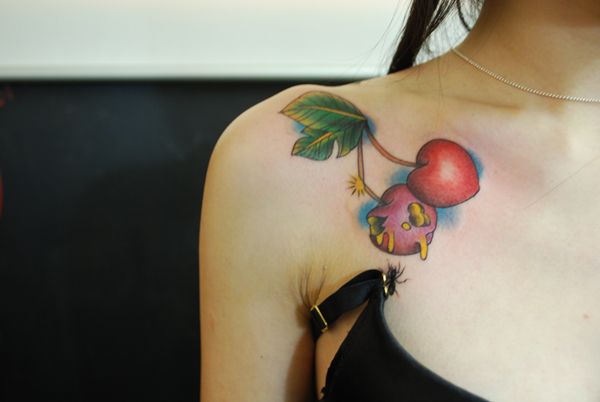 肩,チェリー,女性,カラータトゥー/刺青デザイン画像