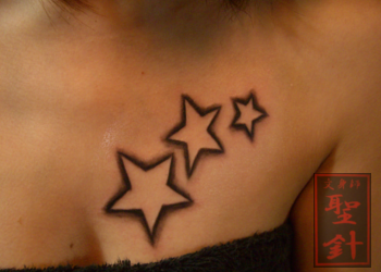 胸,女性,星,スター,ブラック＆グレイ,ブラック＆グレータトゥー/刺青デザイン画像