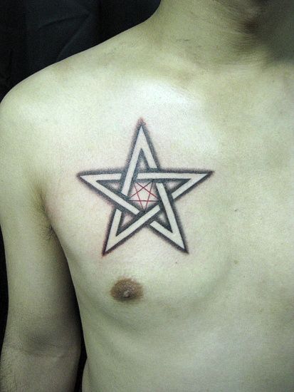 胸,星,ワンポイントタトゥー/刺青デザイン画像