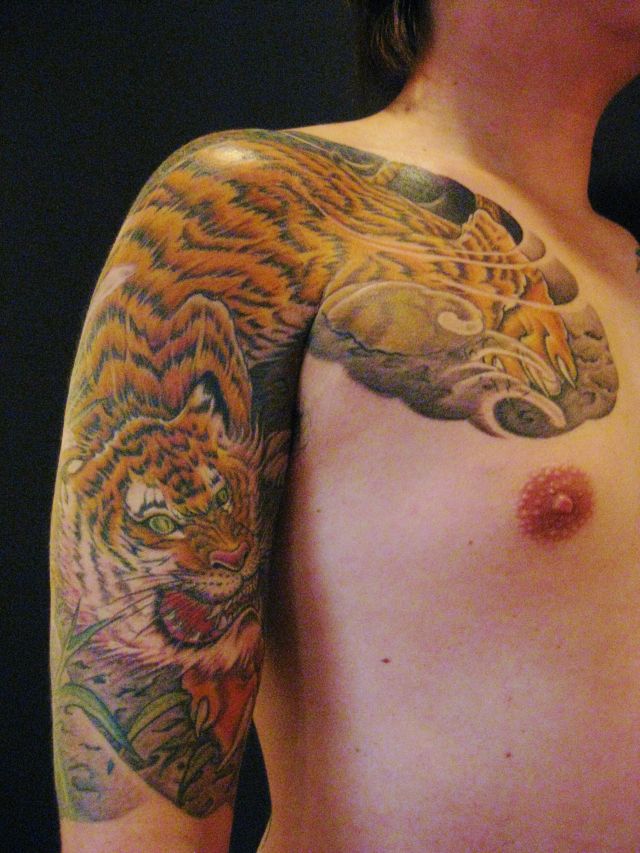 腕,太鼓,虎,五分袖タトゥー/刺青デザイン画像