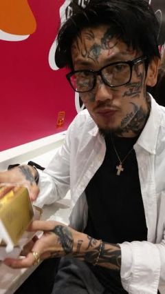 タトゥーの痛い國